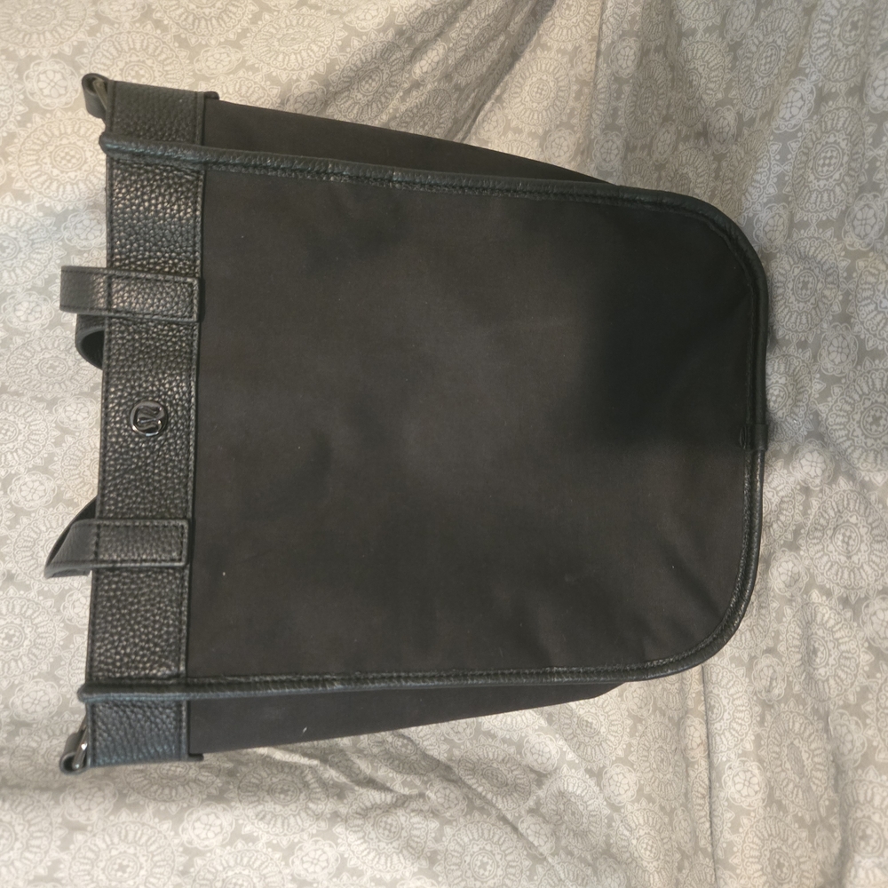 Lululemon Athletica Black Tote with Structured Design
